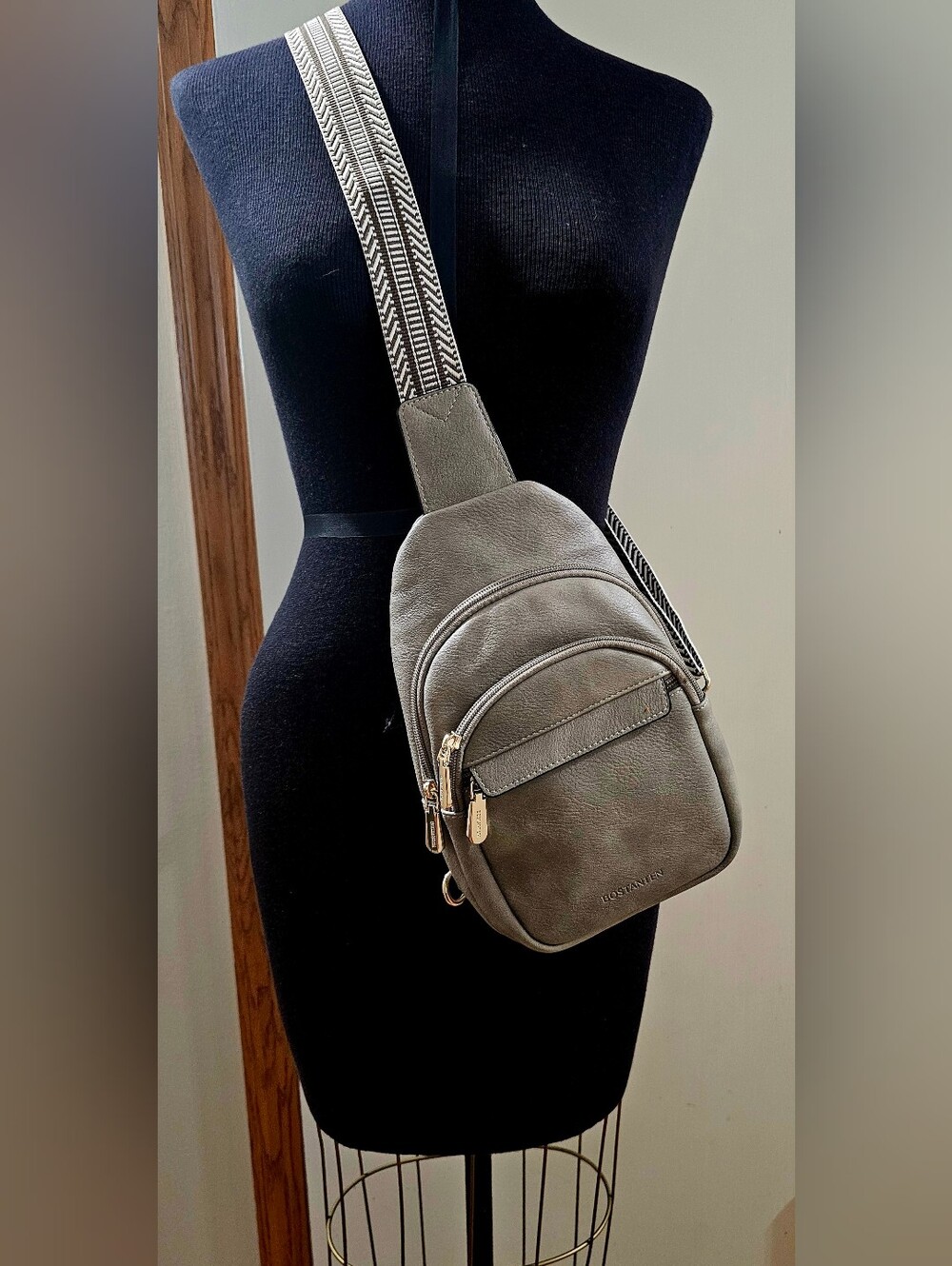 Bostanten Faux Leather Sling